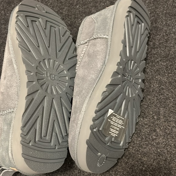 Uggs - Picture 5 of 5